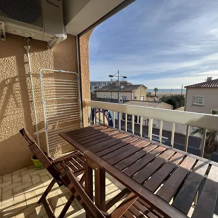 A 50m De La *